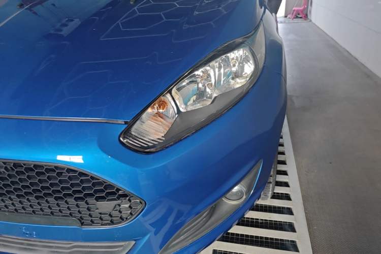 Used Ford Fiesta 2013 Hatchback 1.5L Automatic Fashion Edition Left Front Headlight