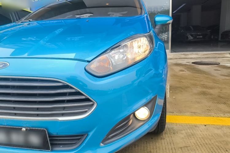 Used Ford Fiesta 2013 Hatchback 1.5L Automatic Fashion Edition Left Front Headlight
