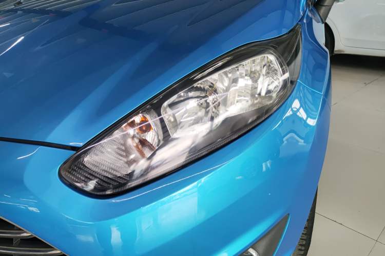 Used Ford Fiesta 2013 Hatchback 1.5L Automatic Fashion Edition Left Front Headlight
