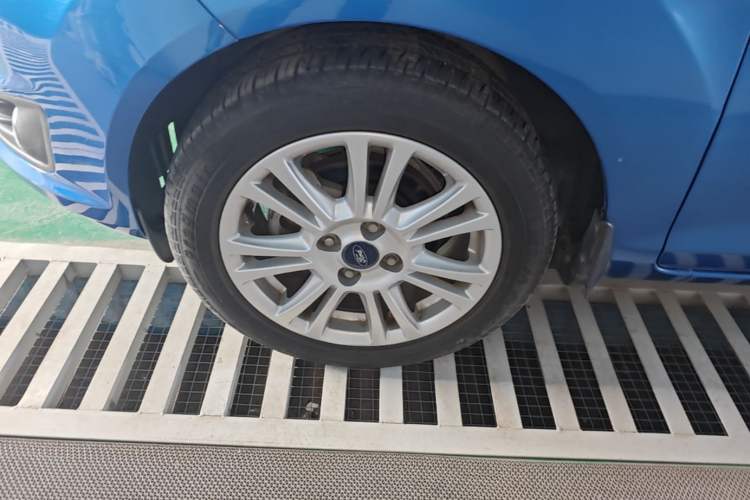 Used Ford Fiesta 2013 Hatchback 1.5L Automatic Fashion Edition Left Front Wheel Hub