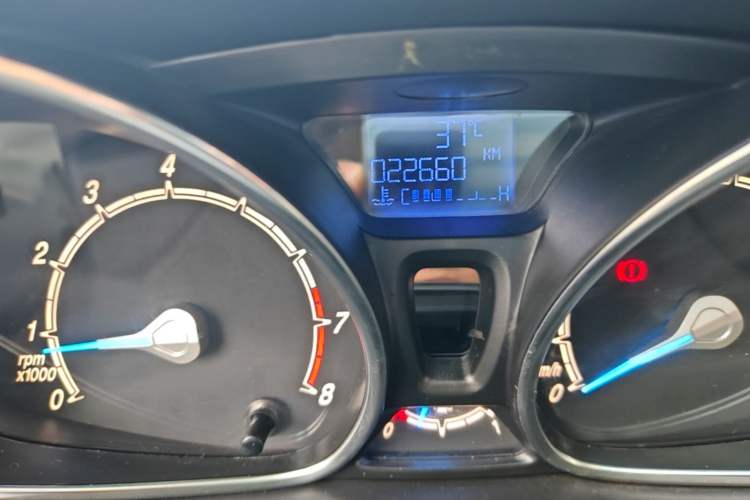 Used Ford Fiesta 2013 Sedan 1.5L Manual Fashion Edition Odometer Close Up