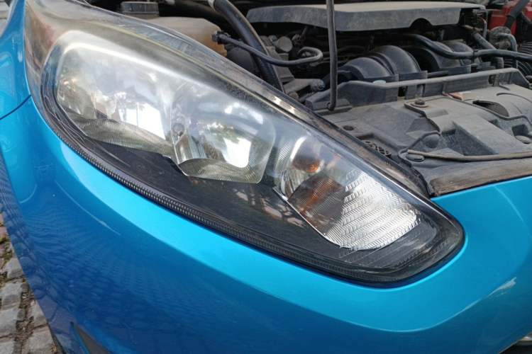 Used Ford Fiesta 2013 Hatchback 1.5L Automatic Fashion Edition Right Front Headlight