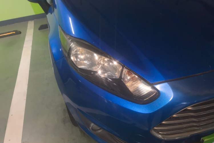 Used Ford Fiesta 2013 Hatchback 1.5L Automatic Fashion Edition Right Front Headlight