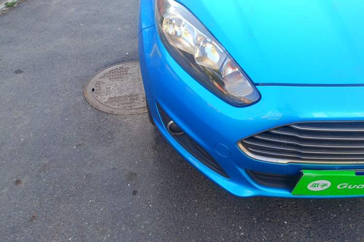 Used Ford Fiesta 2013 Hatchback 1.5L Automatic Fashion Edition Right Front Headlight