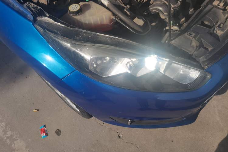 Used Ford Fiesta 2013 Sedan 1.5L Manual Fashion Edition Right Front Headlight