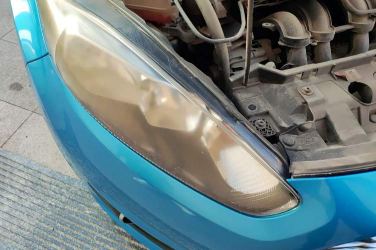 Used Ford Fiesta 2013 Hatchback 1.5L Automatic Fashion Edition Right Front Headlight