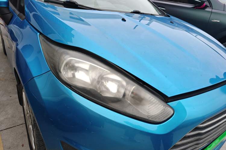 Used Ford Fiesta 2013 Hatchback 1.5L Automatic Prestige Model Right Front Headlight