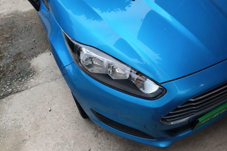 Used Ford Fiesta 2013 Hatchback 1.5L Manual Fashion Edition Right Front Headlight