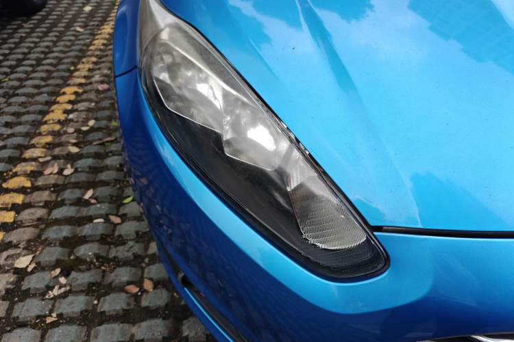 Used Ford Fiesta 2013 Hatchback 1.5L Automatic Fashion Edition Right Front Headlight