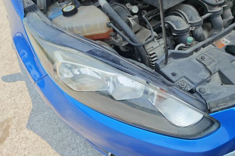 Used Ford Fiesta 2013 Hatchback 1.5L Automatic Fashion Edition Right Front Headlight