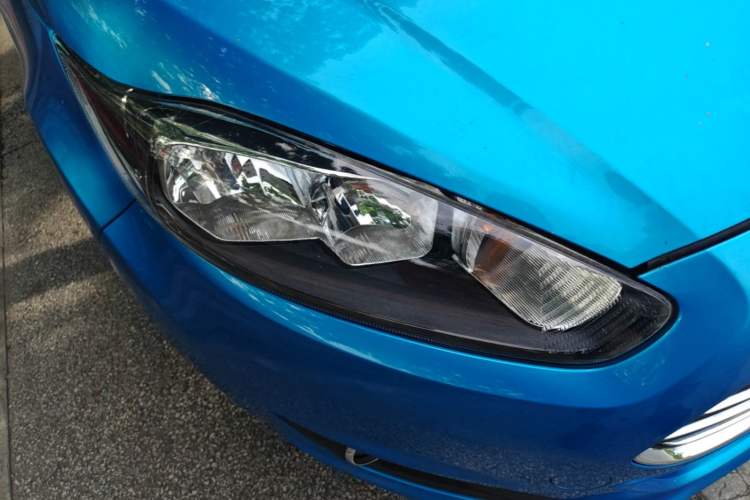 Used Ford Fiesta 2013 Sedan 1.5L Manual Fashion Edition Right Front Headlight
