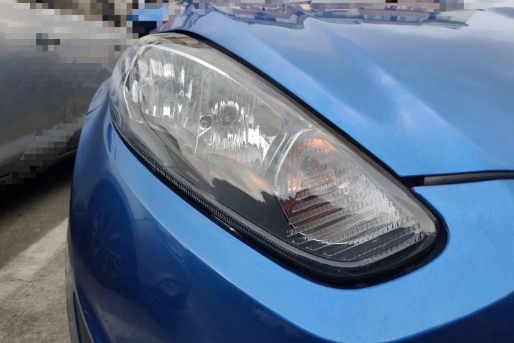 Used Ford Fiesta 2013 Hatchback 1.5L Automatic Fashion Edition Right Front Headlight