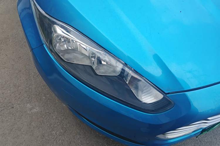 Used Ford Fiesta 2013 Hatchback 1.5L Manual Fashion Edition Right Front Headlight