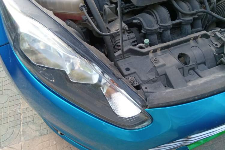 Used Ford Fiesta 2013 Hatchback 1.5L Automatic Fashion Edition Right Front Headlight
