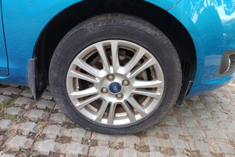 Used Ford Fiesta 2013 Hatchback 1.5L Automatic Fashion Edition Right Front Wheel Hub