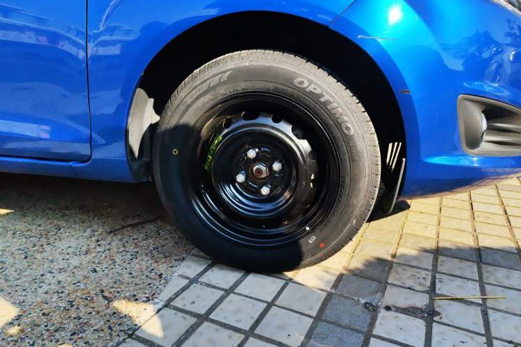 Used Ford Fiesta 2013 Sedan 1.5L Automatic Fashion Edition Right Front Wheel Hub
