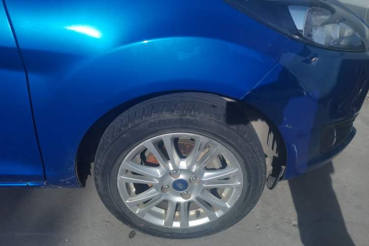 Used Ford Fiesta 2013 Sedan 1.5L Manual Fashion Edition Right Front Wheel Hub