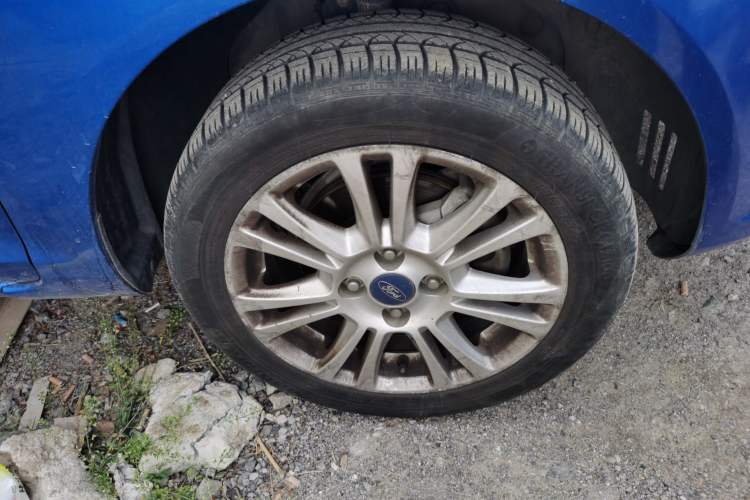Used Ford Fiesta 2013 Hatchback 1.5L Automatic Fashion Edition Right Front Wheel Hub