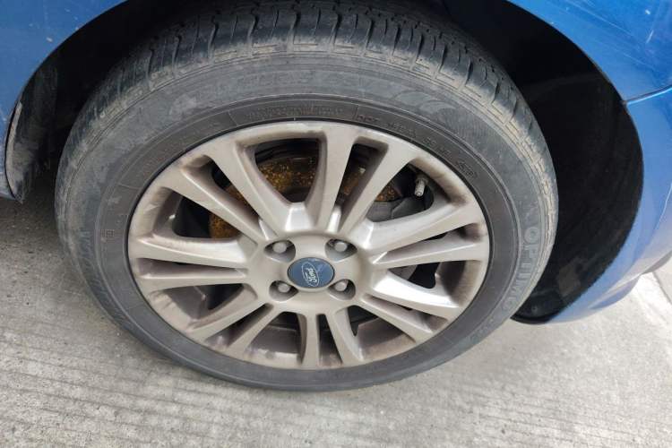 Used Ford Fiesta 2013 Hatchback 1.5L Automatic Fashion Edition Right Front Wheel Hub