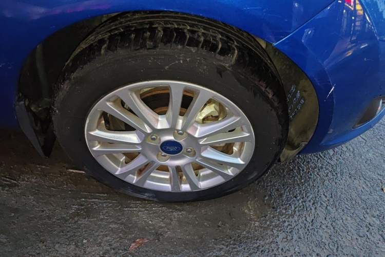Used Ford Fiesta 2013 Hatchback 1.5L Automatic Fashion Edition Right Front Wheel Hub