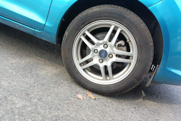 Used Ford Fiesta 2013 Sedan 1.5L Manual Fashion Edition Right Front Wheel Hub