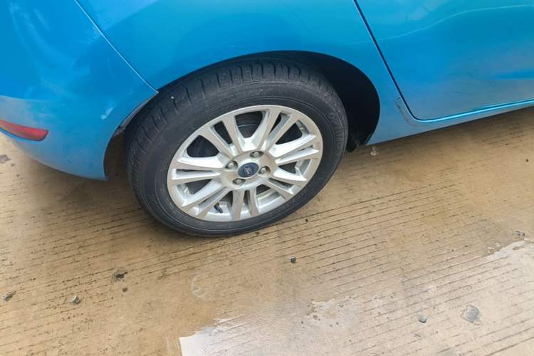 Used Ford Fiesta 2013 Hatchback 1.5L Automatic Fashion Edition Right Rear Wheel Hub