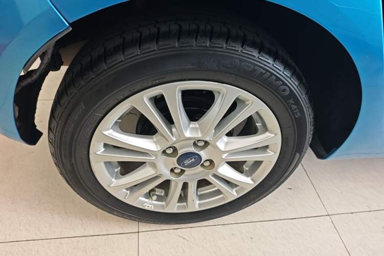 Used Ford Fiesta 2013 Hatchback 1.5L Automatic Fashion Edition Right Rear Wheel Hub