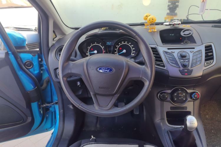 Used Ford Fiesta 2013 Sedan 1.5L Manual Fashion Edition Steering Wheel