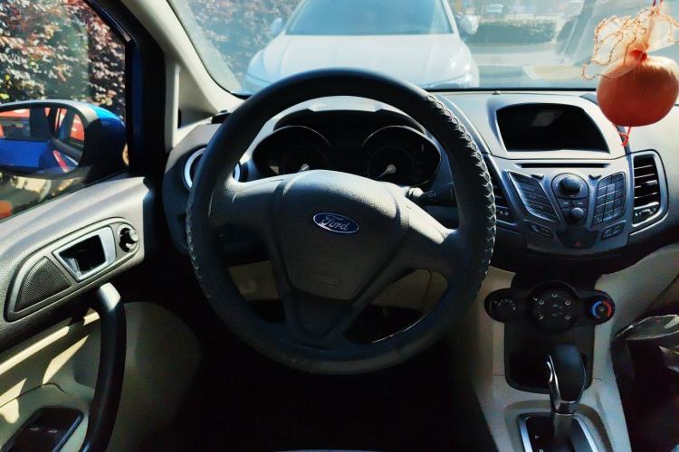 Used Ford Fiesta 2013 Sedan 1.5L Automatic Fashion Edition Steering Wheel