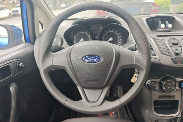 Used Ford Fiesta 2013 Sedan 1.5L Manual Fashion Edition Steering Wheel