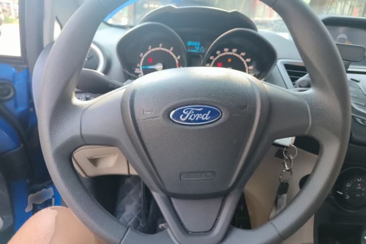 Used Ford Fiesta 2013 Sedan 1.5L Automatic Fashion Edition Steering Wheel