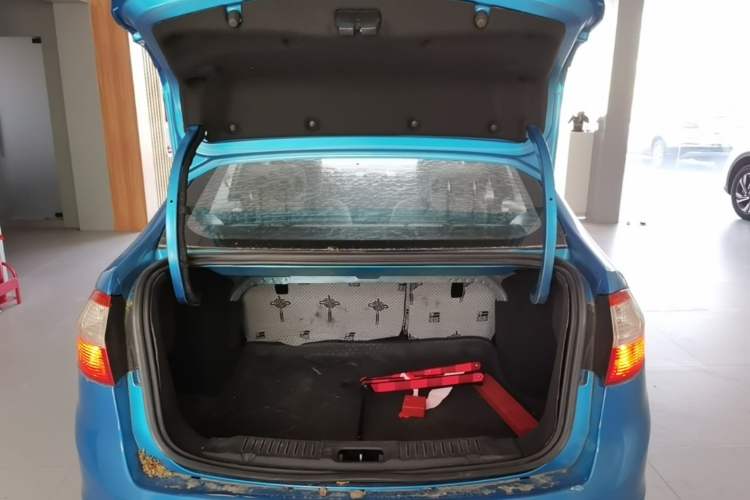 Used Ford Fiesta 2013 Sedan 1.5L Manual Fashion Edition Trunk