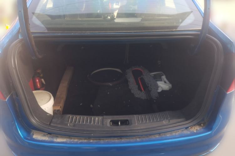 Used Ford Fiesta 2013 Sedan 1.5L Manual Fashion Edition Trunk