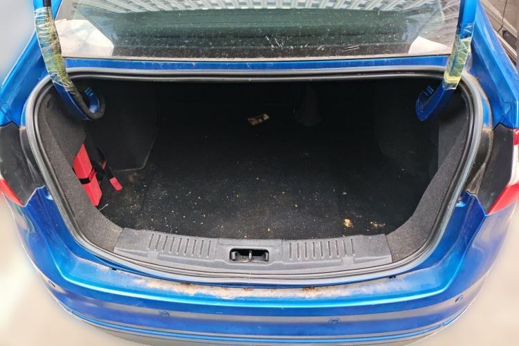 Used Ford Fiesta 2013 Sedan 1.5L Manual Fashion Edition Trunk