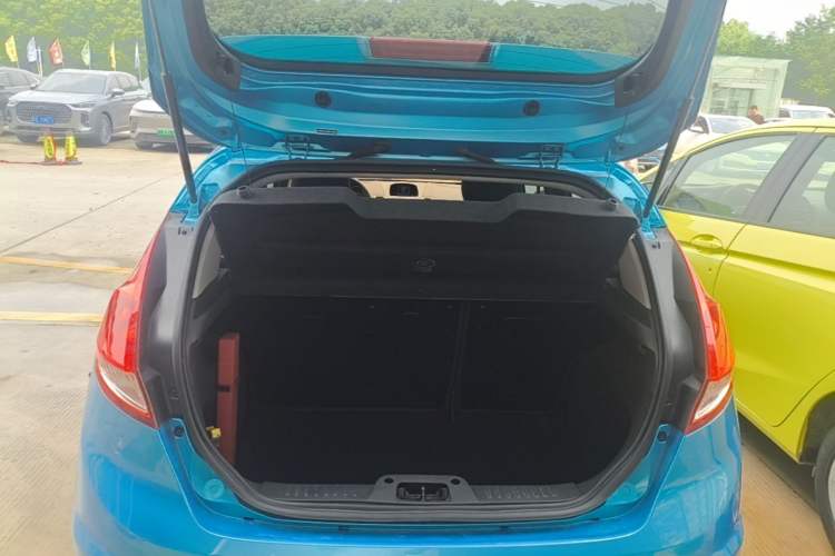 Used Ford Fiesta 2013 Hatchback 1.5L Automatic Fashion Edition Trunk