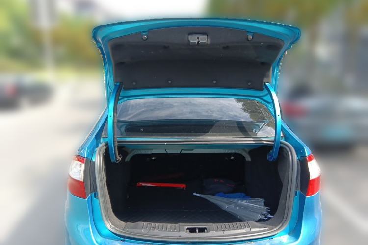 Used Ford Fiesta 2013 Sedan 1.5L Manual Fashion Edition Trunk