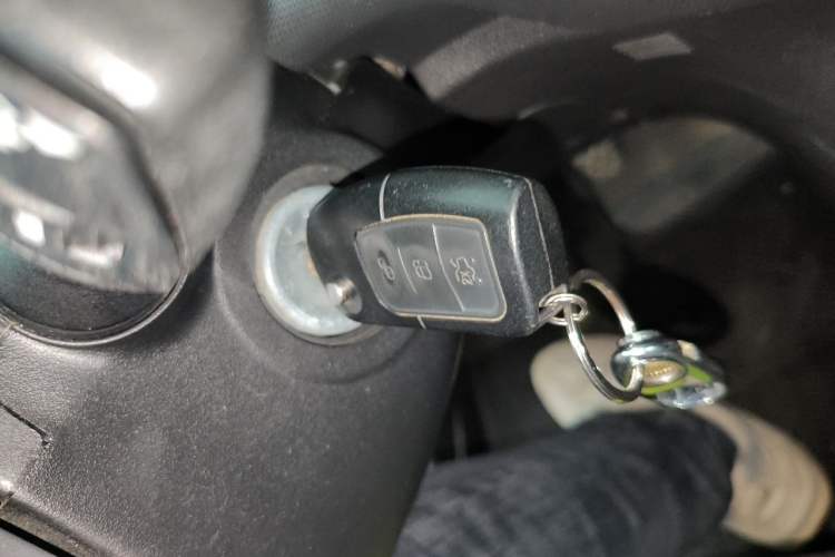 Used Ford Fiesta 2013 Hatchback 1.5L Manual Fashion Edition Vehicle Key