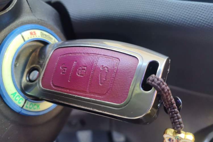 Used Ford Fiesta 2013 Sedan 1.5L Manual Fashion Edition Vehicle Key