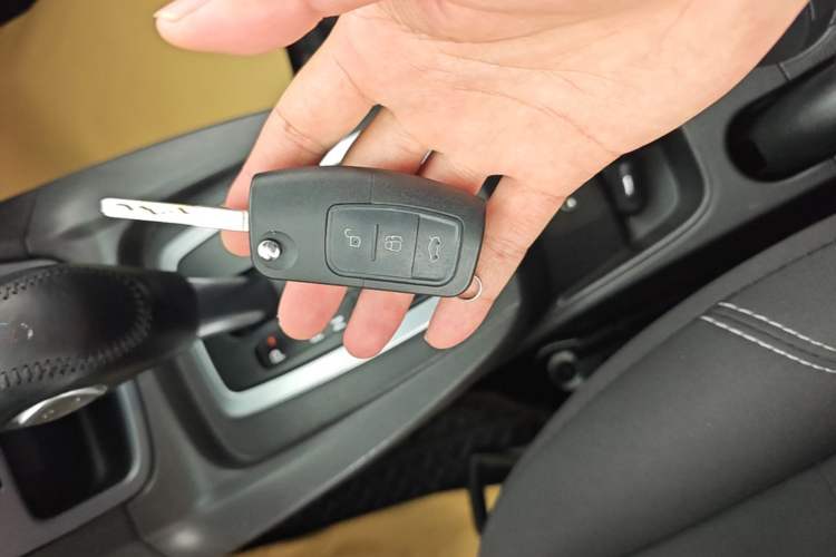 Used Ford Fiesta 2013 Hatchback 1.5L Automatic Fashion Edition Vehicle Key