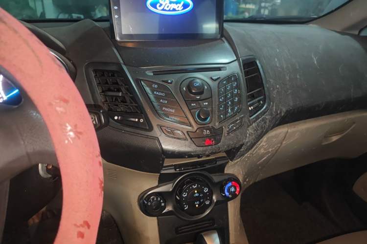 Used Ford Fiesta 2013 Sedan 1.5L Automatic Fashion Edition Audio And AC Panel