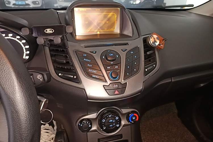 Used Ford Fiesta 2013 Sedan 1.5L Manual Fashion Edition Audio And AC Panel