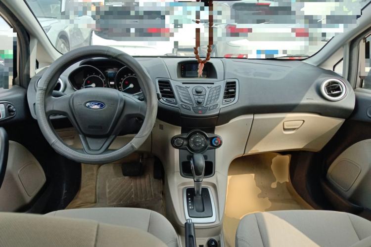 Used Ford Fiesta 2013 Sedan 1.5L Automatic Fashion Edition Center Console