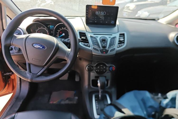 Used Ford Fiesta 2013 Hatchback 1.5L Automatic Fashion Edition Center Console