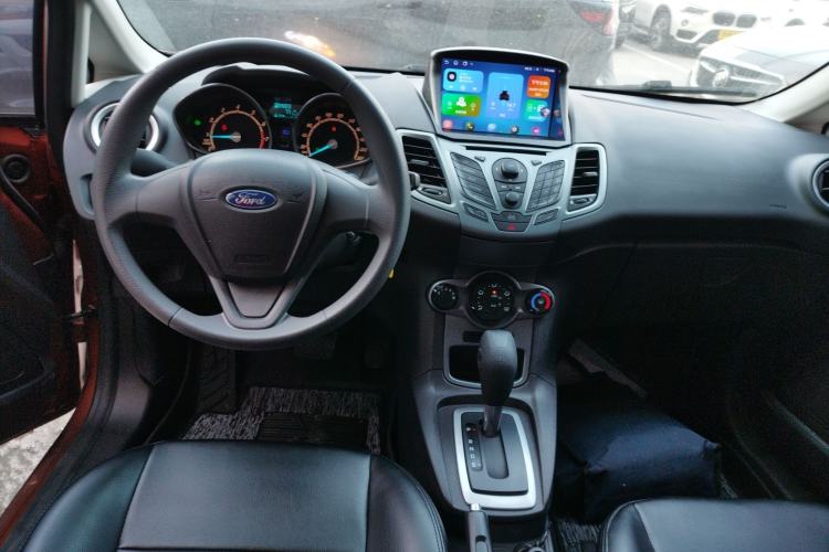 Used Ford Fiesta 2013 Hatchback 1.5L Automatic Fashion Edition Center Console