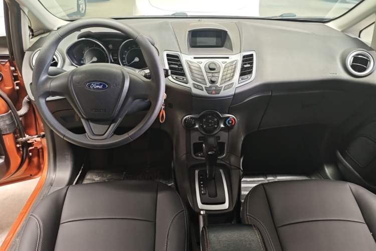 Used Ford Fiesta 2013 Hatchback 1.5L Automatic Fashion Edition Center Console