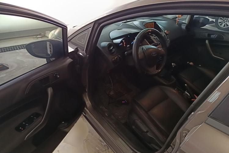 Used Ford Fiesta 2013 Sedan 1.5L Manual Fashion Edition Driver Seat
