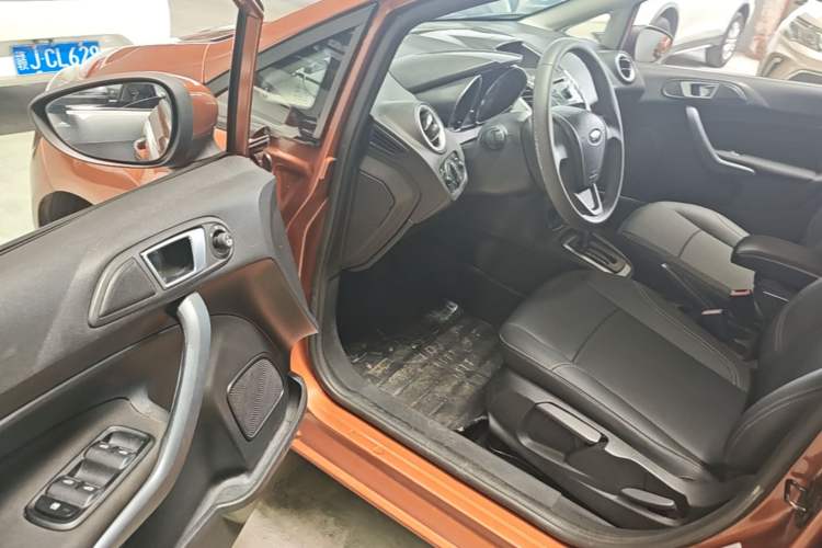 Used Ford Fiesta 2013 Hatchback 1.5L Automatic Fashion Edition Driver Seat