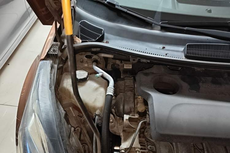 Used Ford Fiesta 2013 Sedan 1.5L Automatic Fashion Edition Engine Bay Right