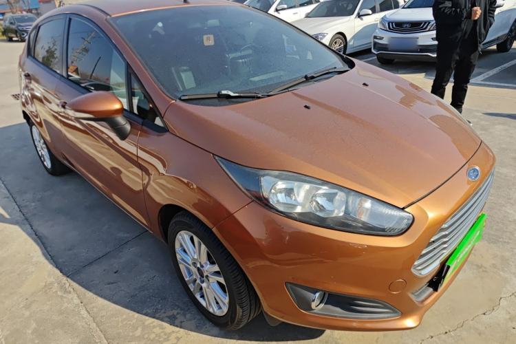 Used Ford Fiesta 2013 Hatchback 1.5L Automatic Fashion Edition Front Right 45 Deg
