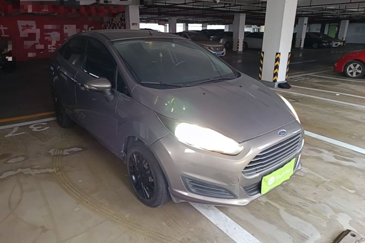 Used Ford Fiesta 2013 Sedan 1.5L Manual Fashion Edition Front Right 45 Deg